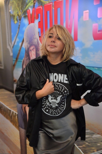 56-летняя Апина решилась на пластику ради тонкой талии: «А то фигура поленцем»