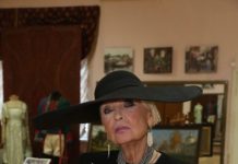 80-летняя звезда «Бриллиантовой руки» Светличная доставлена в больницу с инсультом