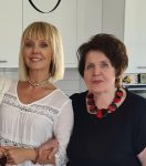 83-летняя мама Валерии впервые встретилась с правнучкой: видео