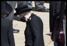 Боль королевы и перемирие внуков: как прошло прощание с принцем Филиппом