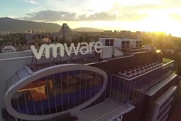 Бреши в ПО VMware для ЦОДов и облаков открыли хакерам путь для захвата ИТ-систем