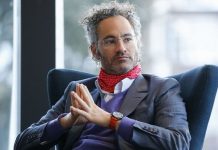 Директор некрупного ИТ-подрядчика силовиков получил зарплату в миллиард долларов