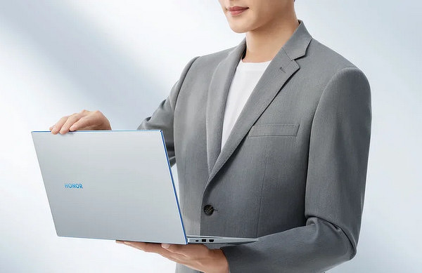 Honor начала продажи новых ноутбуков Honor MagicBook в России. Цены