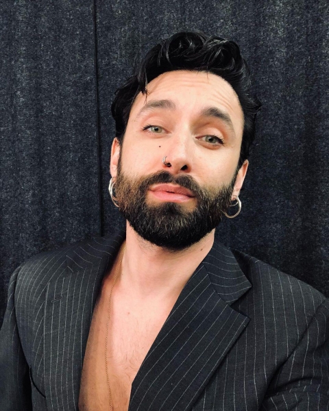 Кружевной корсет и чулки: квир-звезда Кончита Вурст снялась в белье от Рианны