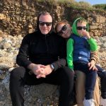 Подольская сделала семейное фото с мужем и детьми на террасе мальдивской виллы