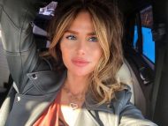 Пополневшая Алекса на 9 месяце беременности снялась в одном плаще