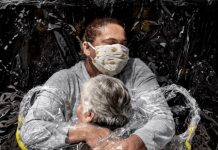 Портрет трансгендерного россиянина с подругой получил награду World Press Photo 2021