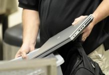 Российский подросток украл ноутбук, чем остановил строительство целой школы