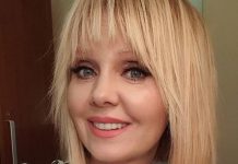 «Сладкая наша девочка»: Валерия в тренче небесного цвета прогулялась с внучкой