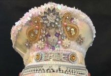 Свадебное кепи в стиле Элтона Джона назвали худшим украшением невесты. Мы нашли еще хуже