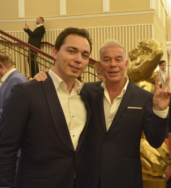 Сын Газманова удивил поклонников снимком с младенцем на руках