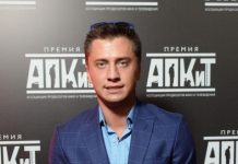 «Волновалась за его пуговицу»: Прилучный удивил фанаток нервным поведением на шоу