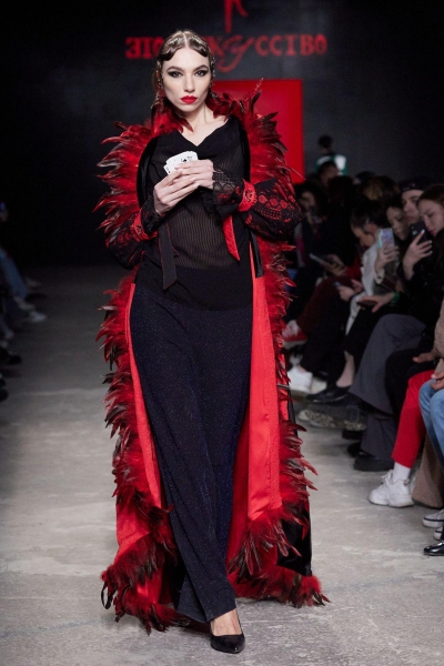 Женщины-богини, экоткани и индийский карнавал: чем запомнился второй день MBFW Russia