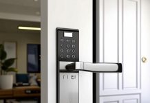 Как установить замок на дверь?