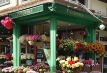 Как составить идеальный осенний букет: лучшие цветы для композиции