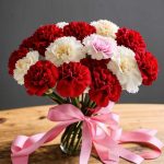 С какими цветами можно сочетать гвоздики в букете