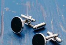 Запонки с метеоритом: роскошный подарок на 23 Февраля