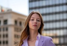 С чем сочетать женские офисные блузки?