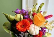 Букет живых цветов — отличный способ порадовать близкого человека