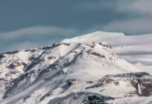 12 туристов застряли у тел погибших спутников на подушке Мунку-Сардыка в Бурятии