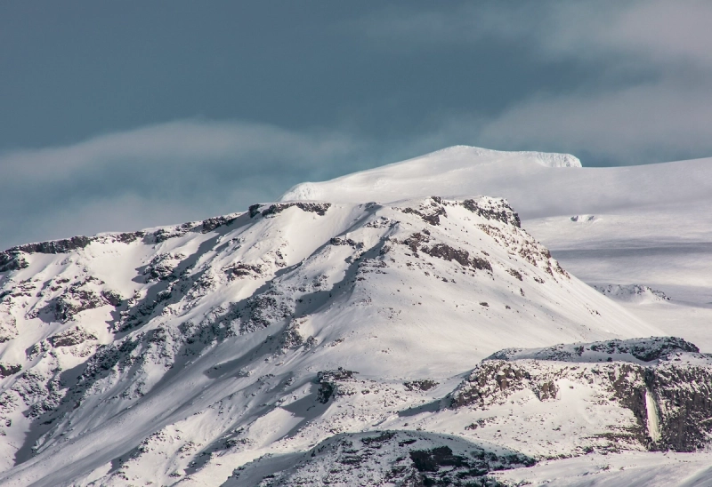 12 туристов застряли у тел погибших спутников на подушке Мунку-Сардыка в Бурятии