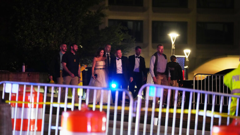 Cтрельба на приеме с Трампом в Вашингтоне: последние данные