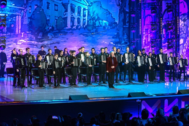 Дети из химкинского ансамбля «Гармоника» массово отравились в Череповце