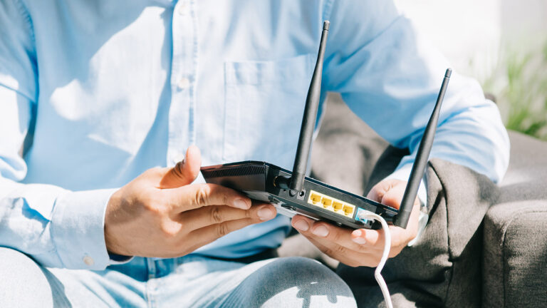 Райцентры России рискуют остаться без интернета из-за новых требований Минцифры