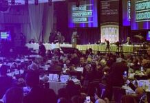 Раскрыта причина эвакуации Трампа с торжественного ужина