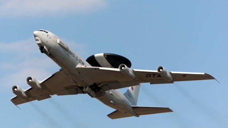 Самолет-разведчик НАТО Boeing E-3A Sentry