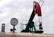 «Уговорить или припугнуть»: почему выход ОАЭ из ОПЕК — угроза для России