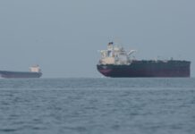 ВМС КСИР: Иран перекрыл Ормузский пролив до полного снятия морской блокады США