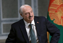 «Вы убиваете людей»: Лукашенко призвал США учиться демократии у Беларуси